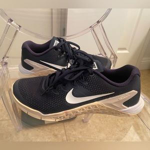 Nike metcon workout shoes WOMANS US size 7
